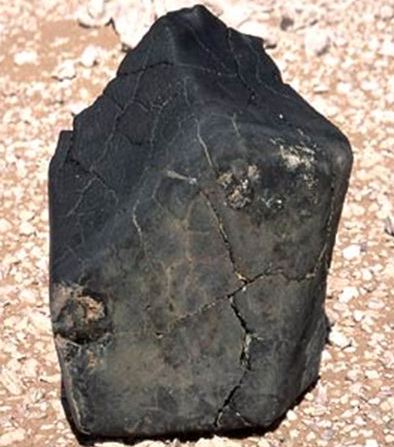 利比亚1999年在Dar Al Gani高原发现的CO3碳质的球粒陨石DaG749号.jpg