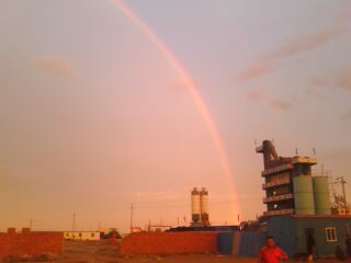 看看戈壁的彩虹，有什么不一样？