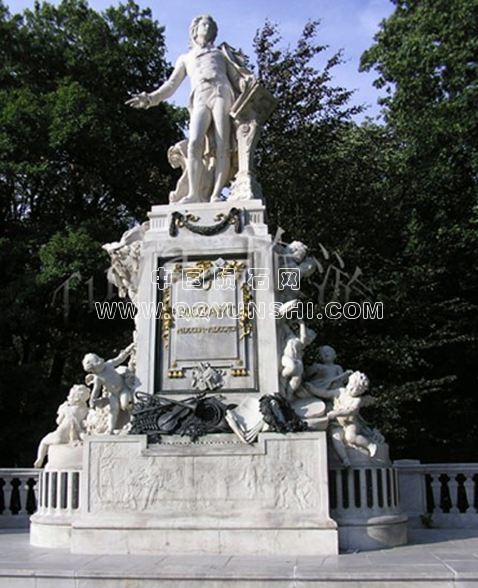 维也纳莫扎特塑像.JPG