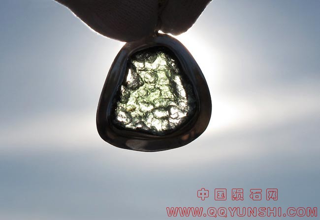 moldavite-4-8-ii.jpg