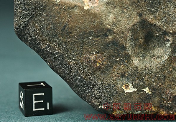 Fusion crust meteorite 016 Noktat Addagmar.jpg