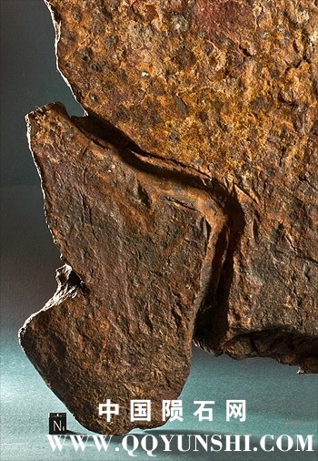 Gibeon_iron_meteorite_regmaglypt.jpg