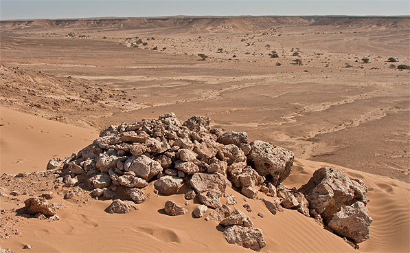 pre_islamic_grave_mount_western_sahara.jpg