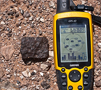 Meteorite_in_situ_western_Sahara.jpg