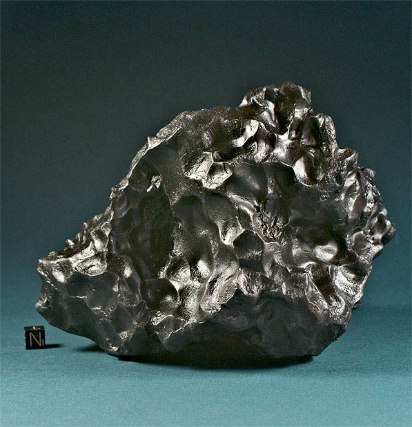 Sikhote 7.9kg meteorite 597a.jpg
