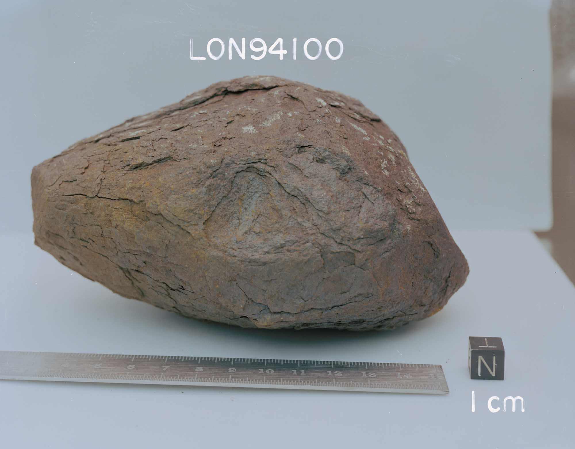 LON94100(S96-00429).jpg