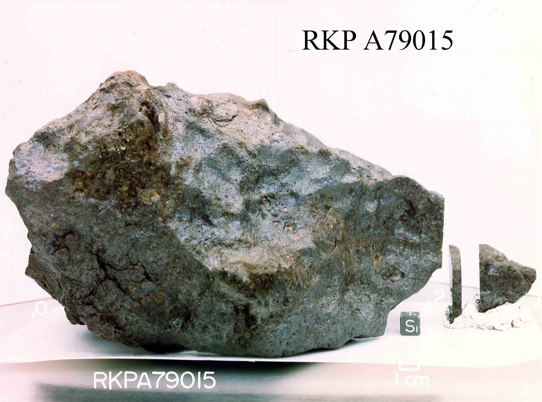 RKPA79015G(S80-38166).jpg