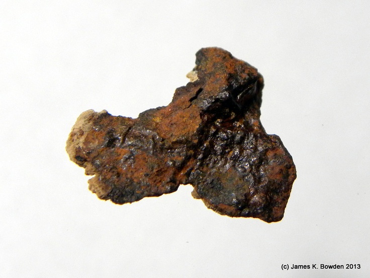 铁陨石由詹姆斯·K·鲍登发现在弗兰肯陨石散落场在亚利桑那州在他的第二次（2013年）.jpg