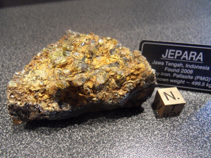 jepara-pallasite-150-grammes.jpg