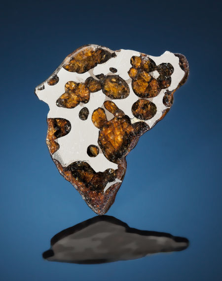 3.18 x 4.13 x 0.23 cm), weighs 9 gm.jpg