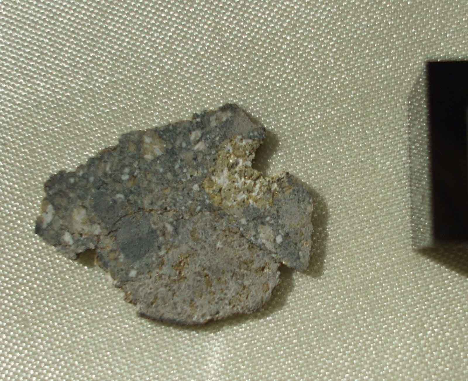 NWA 2727 Lunar Meteorite 1.jpg