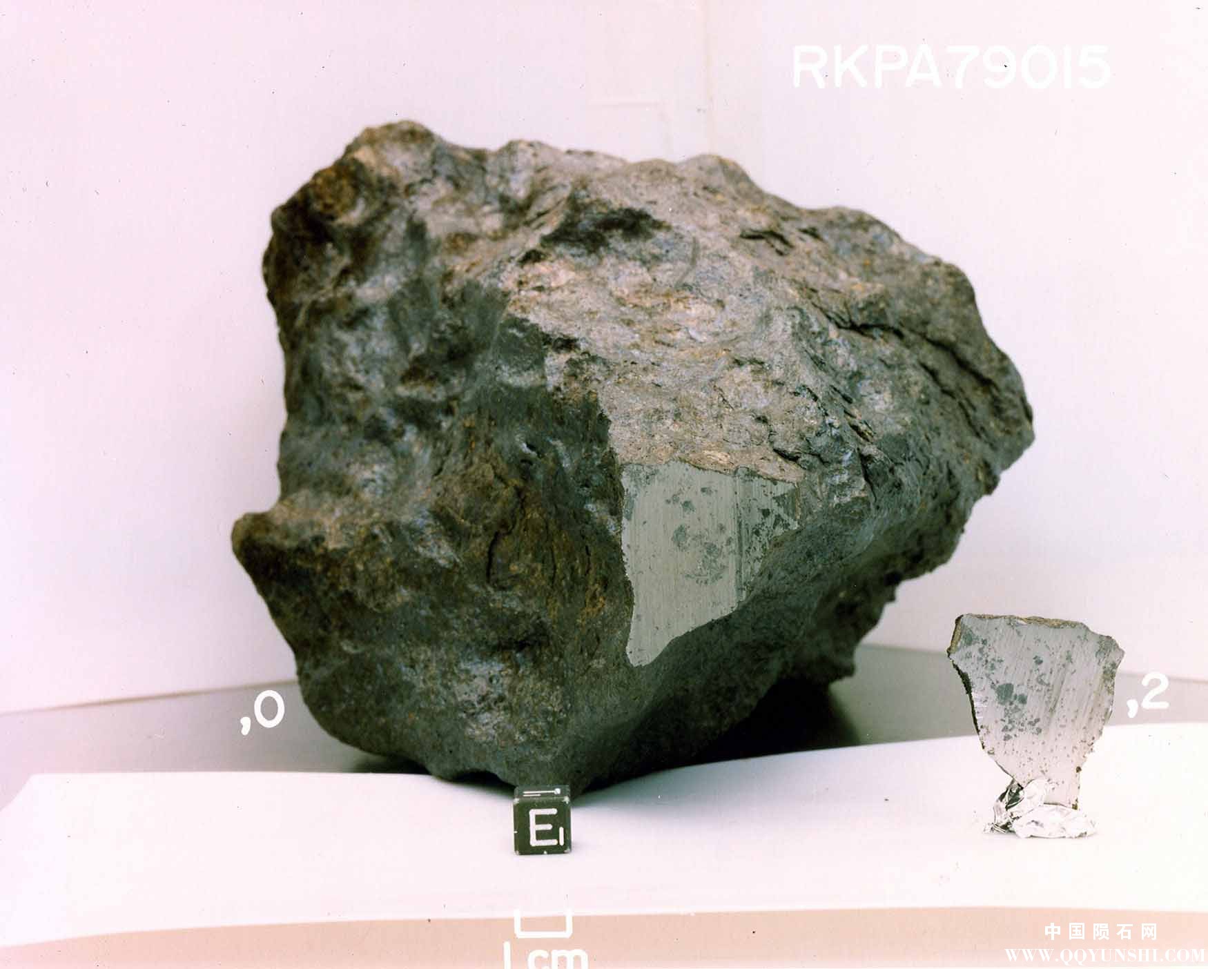 南极中铁陨石 Mesosiderite_RKP 79015-2.jpg